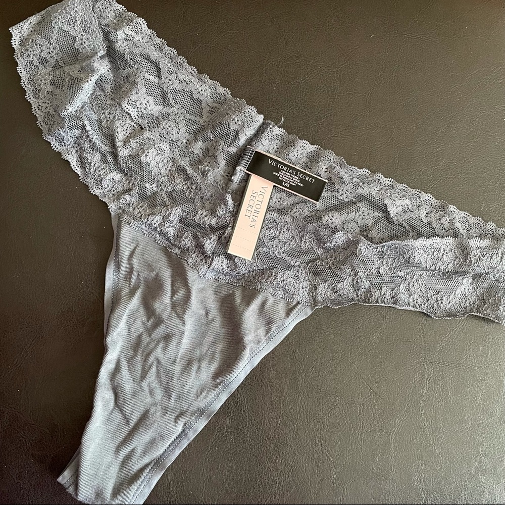 NWT Victoria’s Secret Low Rise Thong